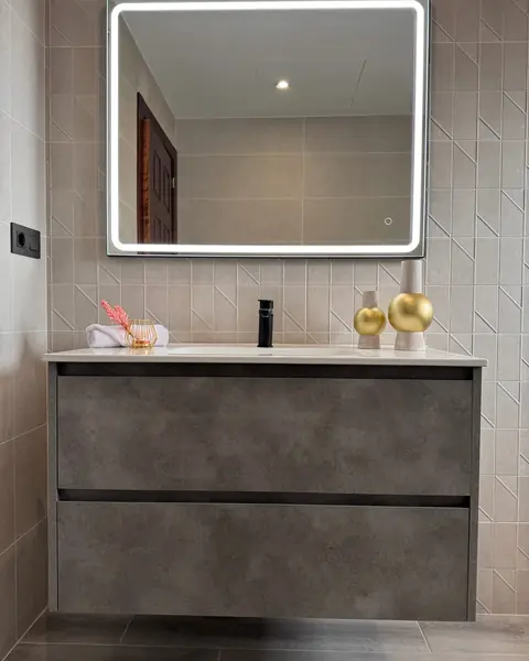 Baño Alejandría, reforma de baño realizada por Crear e Ignovar en Orihuela Costa