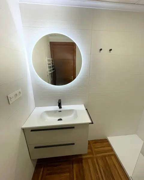 Baño Beatriz, reforma de baño realizada por Crear e Ignovar en Orihuela Costa
