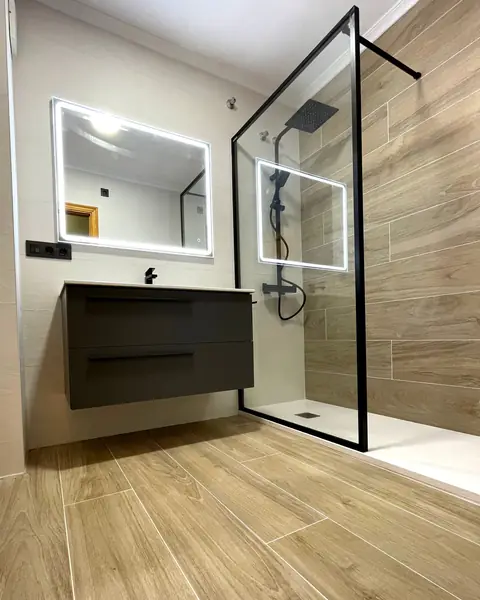 Baño Caleus, reforma de baño realizada por Crear e Ignovar en Orihuela Costa