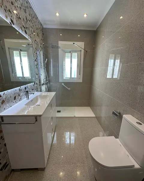 Baño Greta, reforma de baño realizada por Crear e Ignovar en Orihuela Costa