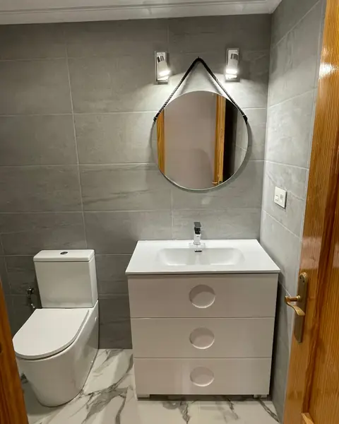 Baño Hermes, reforma de baño realizada por Crear e Ignovar en Orihuela Costa