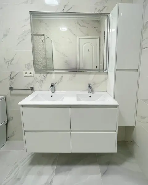 Baño Lisa, reforma de baño realizada por Crear e Ignovar en Orihuela Costa
