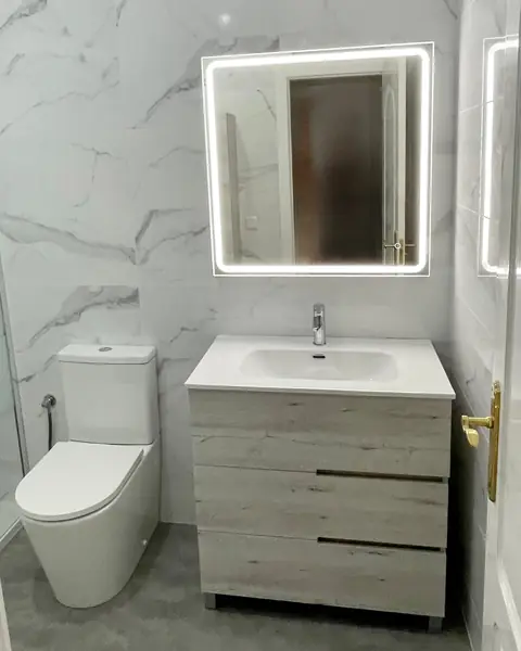 Baño Yolanda, reforma de baño realizada por Crear e Ignovar en Orihuela Costa